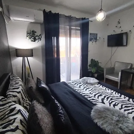 Aries Apartment *